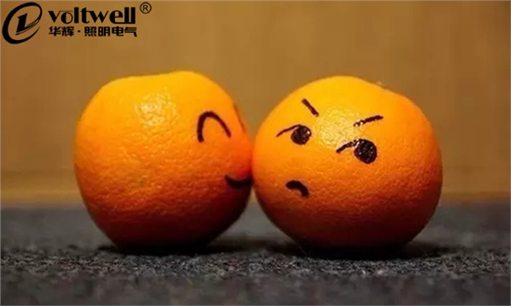 來(lái)自一個(gè)賣燈人的獨(dú)白