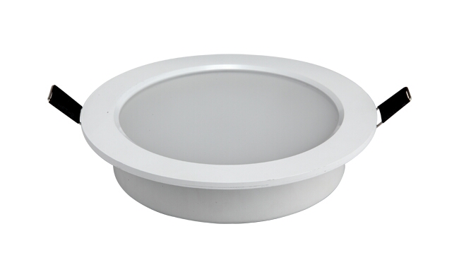 華輝照明LED筒燈驅(qū)動(dòng)為恒流隔離外置驅(qū)動(dòng)，便于安裝維護(hù)，與光源板實(shí)現(xiàn)完美匹配。