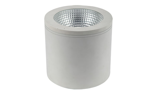 華輝照明LED筒燈驅(qū)動為恒流隔離外置驅(qū)動，便于安裝維護(hù)，與光源板實現(xiàn)完美匹配。