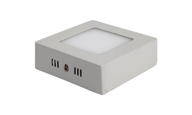 華輝照明產(chǎn)品有：面板燈,led面板燈,面板燈廠家,直發(fā)光面板燈，側(cè)發(fā)光面板燈高P無頻閃LED面板燈，光效均勻、柔和，無眩光。