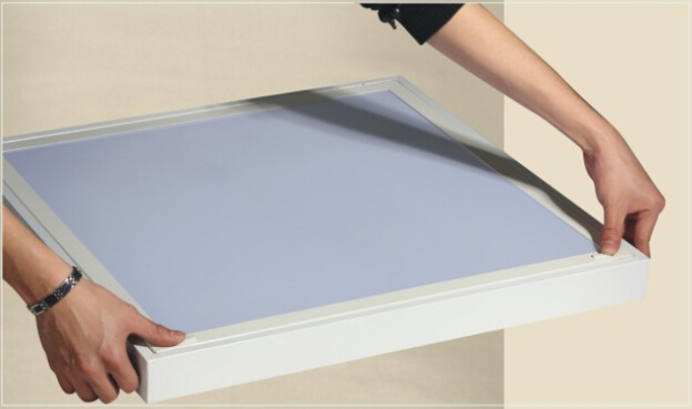 華輝照明專業(yè)格柵燈廠家，標(biāo)準(zhǔn)的流程與質(zhì)檢程序確保led格柵燈質(zhì)量穩(wěn)定如一。