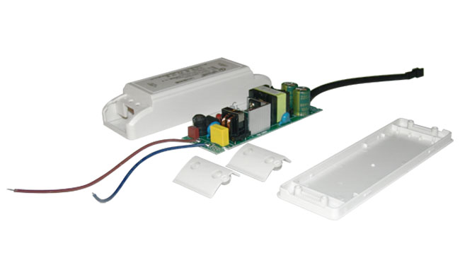 COB筒燈燈體保用5年，驅(qū)動(dòng)保用2年，光源使用30000小時(shí)。