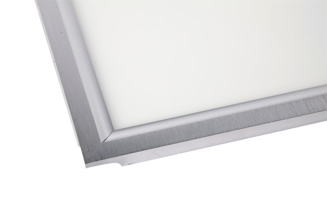 華輝照明成立于1987年，是一家專業(yè)生產(chǎn)面板燈,led面板燈,面板燈廠家,直發(fā)光面板燈，側(cè)發(fā)光面板燈的大型企業(yè)。