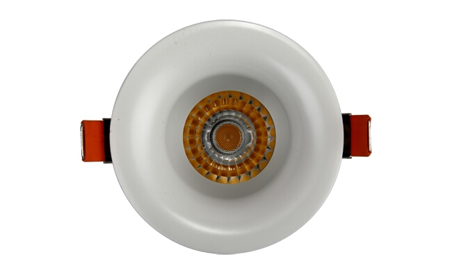 華輝照明專業(yè)生產(chǎn)LED筒燈，COB筒燈，全國行業(yè)領(lǐng)先，服務(wù)過全國各類工程達(dá)2000家。