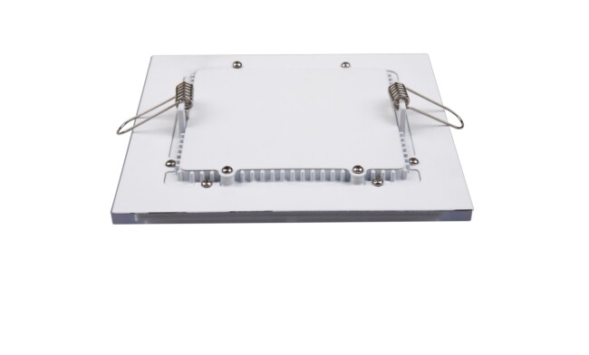 華輝照明成立于1987年，是一家專業(yè)生產(chǎn)面板燈,led面板燈,面板燈廠家,直發(fā)光面板燈，側(cè)發(fā)光面板燈的大型企業(yè)。