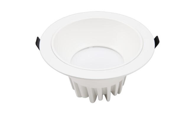 華輝照明LED筒燈驅(qū)動為恒流隔離外置驅(qū)動，便于安裝維護，與光源板實現(xiàn)完美匹配。