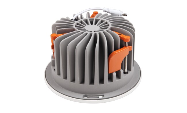 廣東筒燈，led筒燈，筒燈廠家，COB筒燈知名品牌華輝照明，公司產(chǎn)品通過(guò)3C、CE、UL、VDE等國(guó)內(nèi)外權(quán)威認(rèn)證。