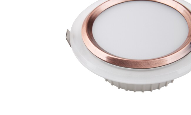 華輝照明專業(yè)生產(chǎn)LED筒燈，COB筒燈，全國(guó)行業(yè)領(lǐng)先，服務(wù)過(guò)全國(guó)各類工程達(dá)2000家。