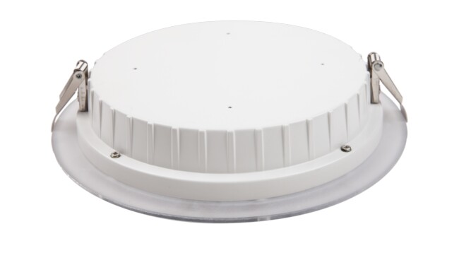 華輝照明專業(yè)LED筒燈廠家，標(biāo)準(zhǔn)的流程與質(zhì)檢程序確保COB筒燈質(zhì)量穩(wěn)定如一。