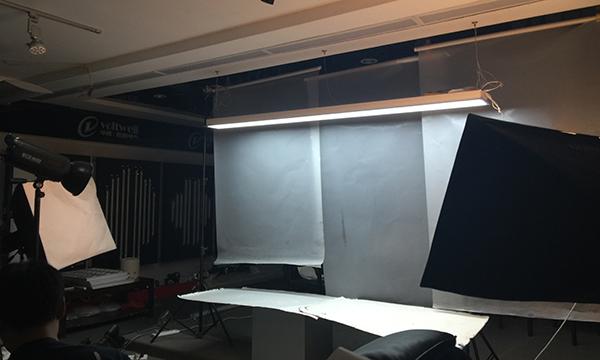 咔擦~咔擦~華輝照明“戲碼”不斷