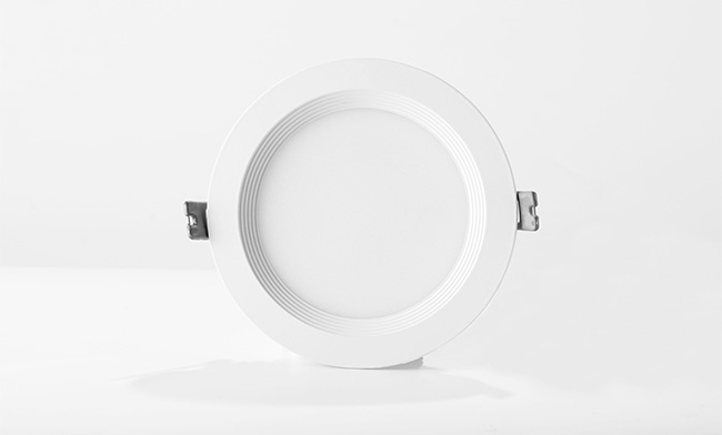 華輝照明成立于1987年，是一家專業(yè)生產LED辦公吊線燈,led面板燈,面板燈廠家,直發(fā)光面板燈，側發(fā)光面板燈的大型企業(yè)。