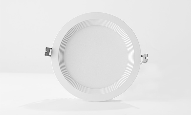 華輝照明成立于1987年，是一家專業(yè)生產(chǎn)LED辦公吊線燈,led面板燈,面板燈廠家,直發(fā)光面板燈，側(cè)發(fā)光面板燈的大型企業(yè)。