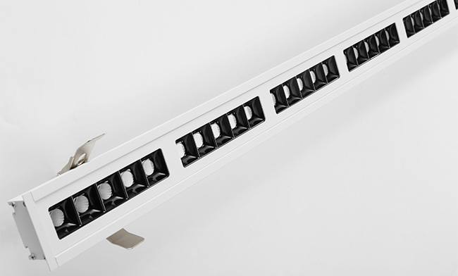 選擇華輝照明LED辦公吊線燈,ed面板燈,面板燈廠家,直發(fā)光面板燈，側(cè)發(fā)光面板燈，造就高端大氣上檔次氛圍。